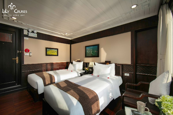 Lily Cruise Halong Bay 2 Days 1 Night - photo 1